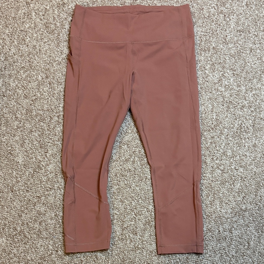 Lululemon Dusty Rose Active Capri Leggings